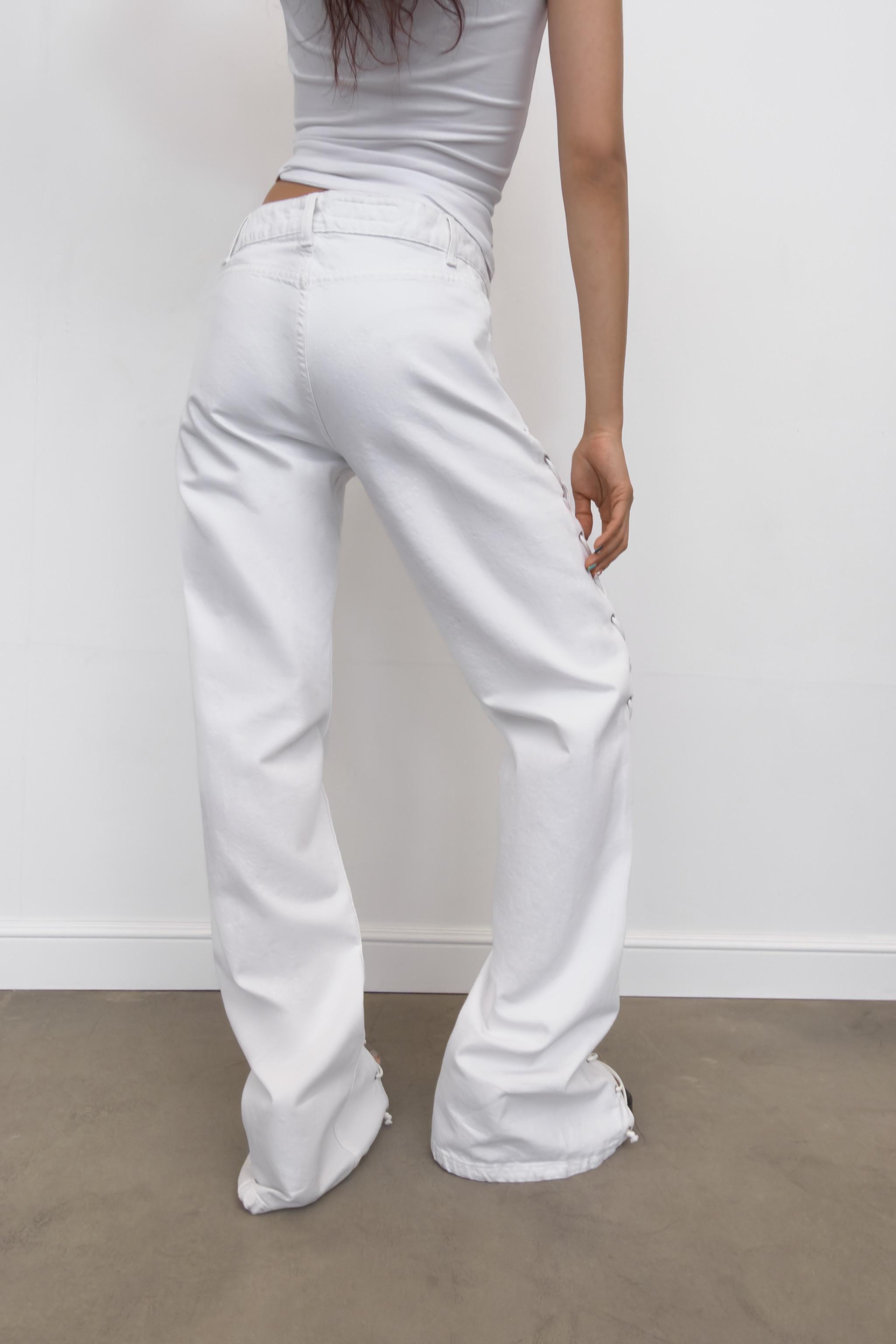 JEAN DROIT À LACETS DENIM TRF TAILLE MI-HAUTE